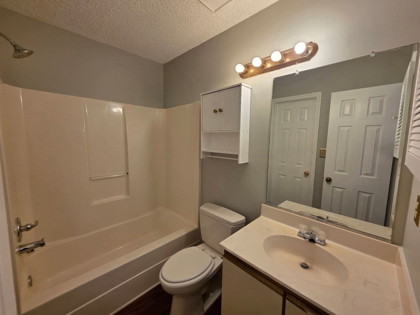 Virginia Beach Condo: 814 Gable Way