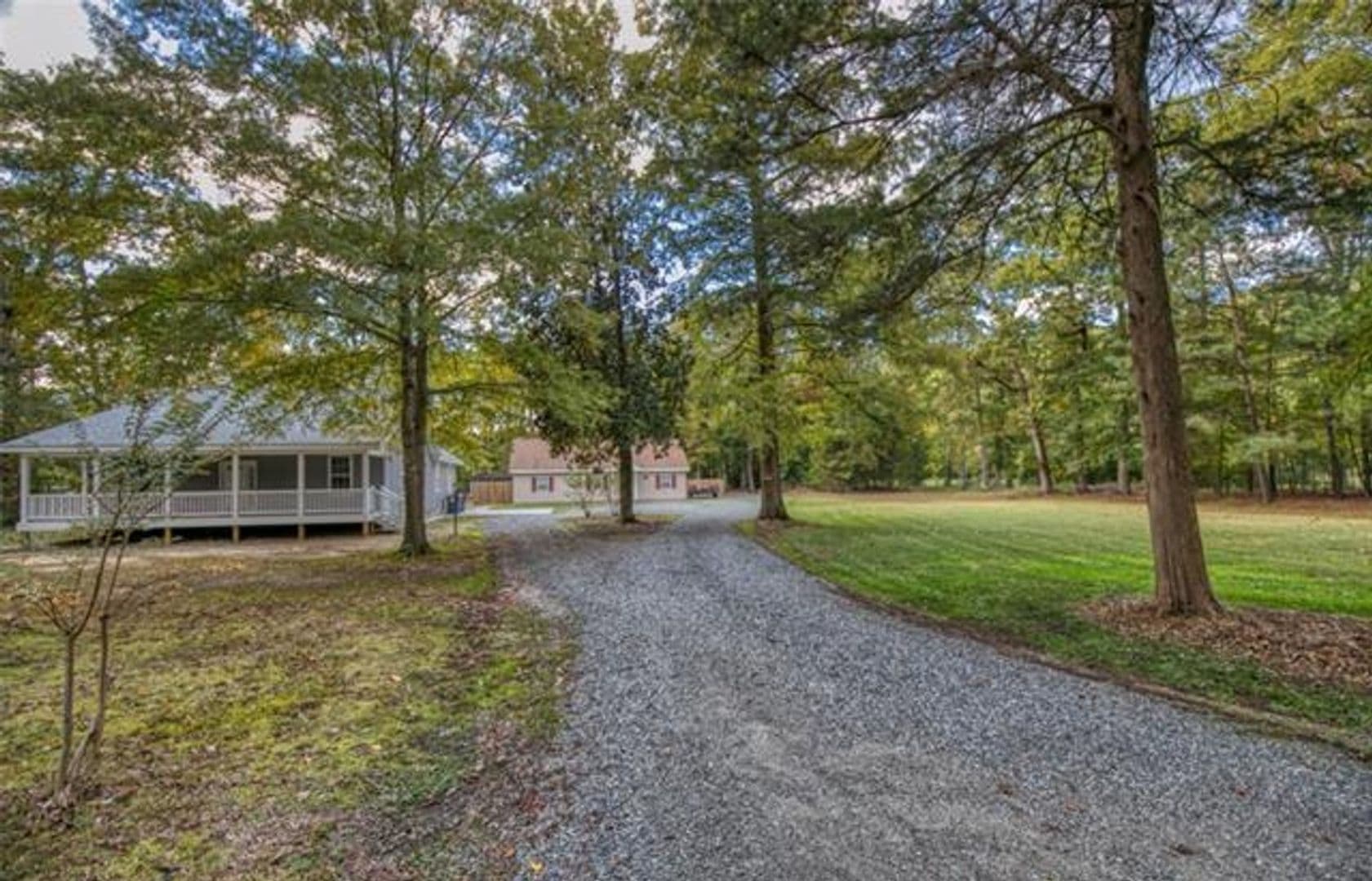 Williamsburg House: 205 Neck O Land Road