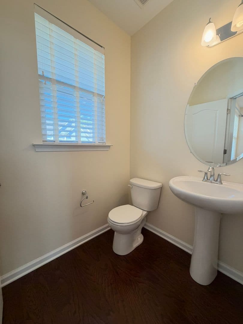 Williamsburg House: 4111 Prospect Street