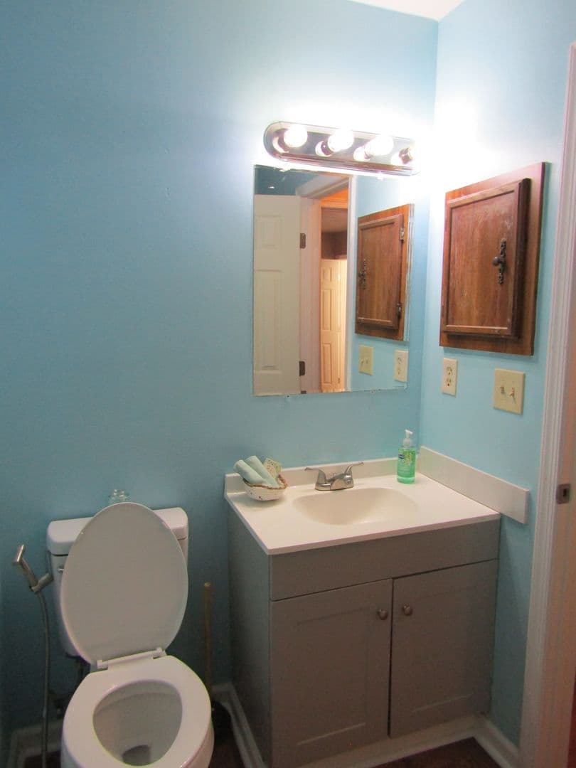 Virginia Beach House: 615 Aubrey Drive