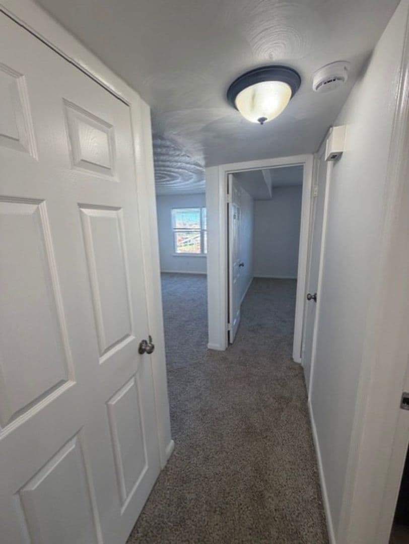 Norfolk House: 1949 Parkview Avenue #B