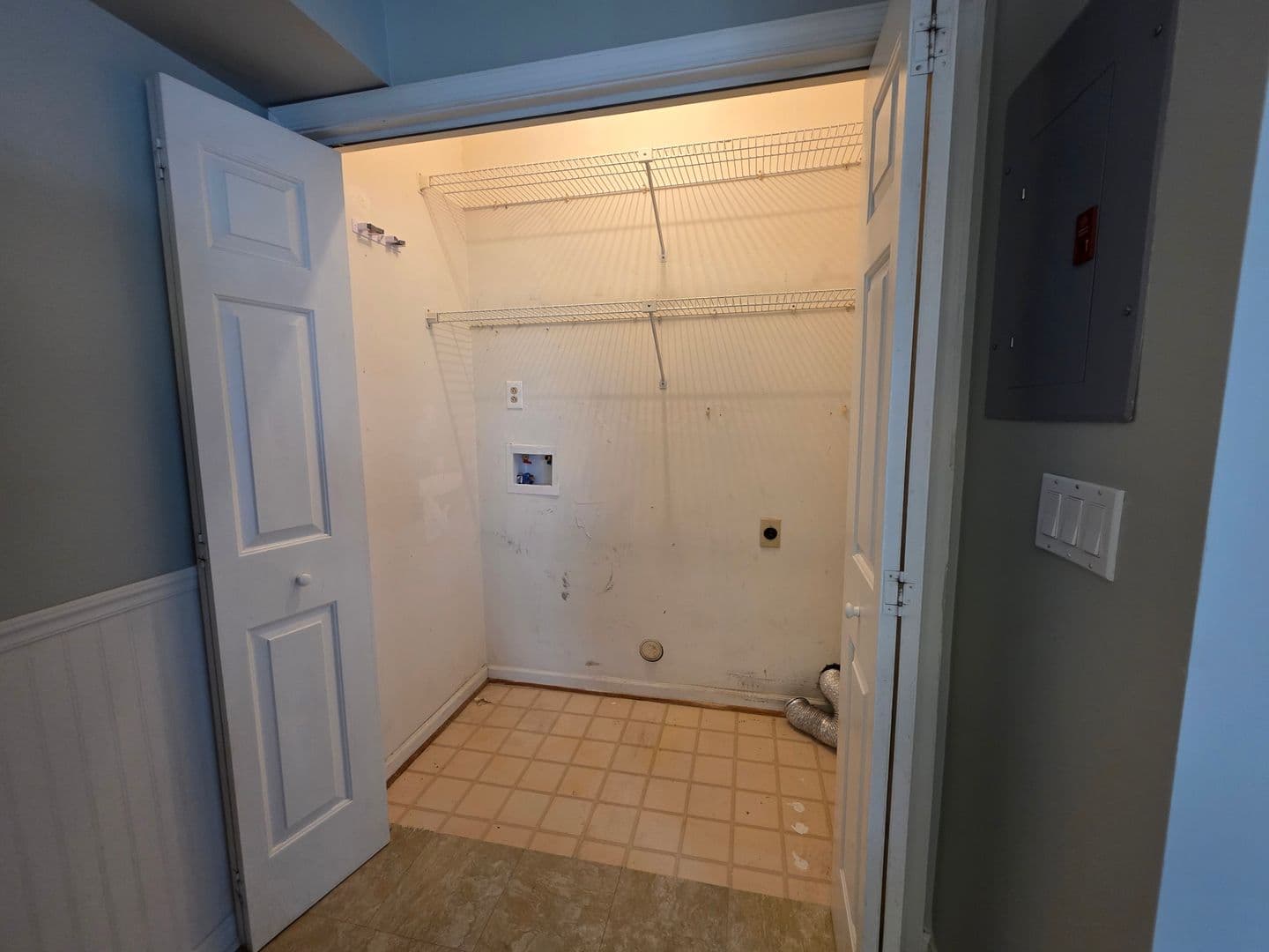 Virginia Beach Condo: 814 Gable Way