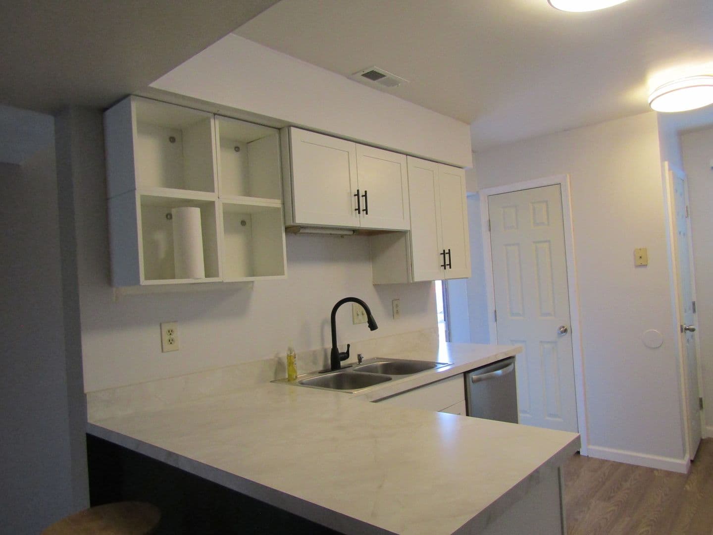 Virginia Beach House: 615 Aubrey Drive