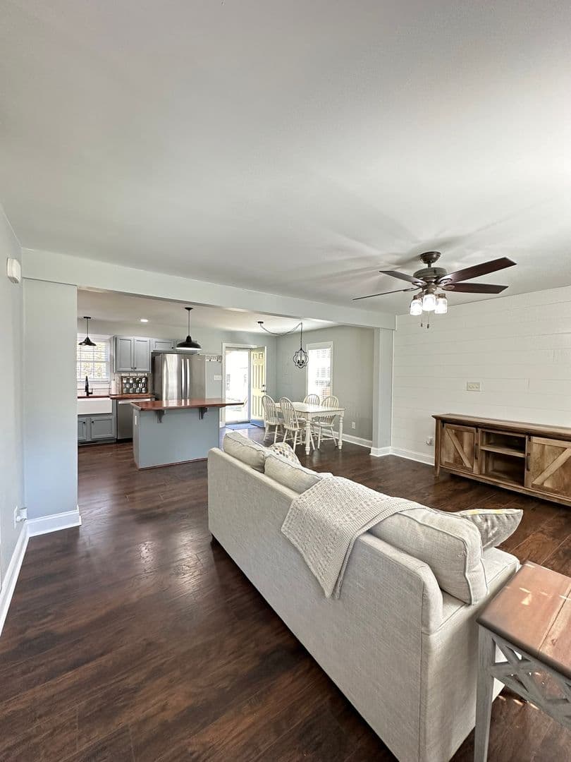 West Point House: 34067 King William Road