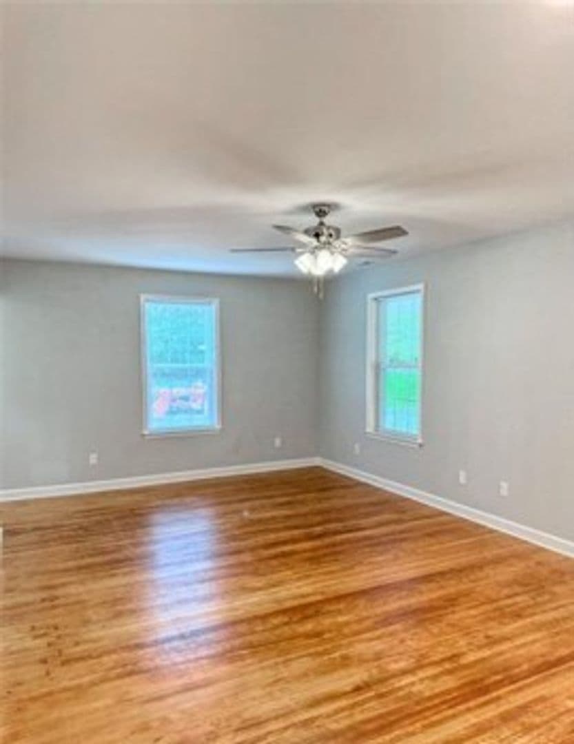 Williamsburg House: 205 Neck O Land Road