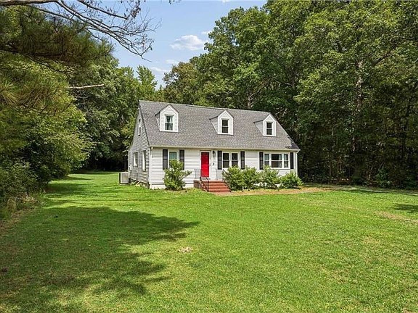 West Point House: 33345 King William Road