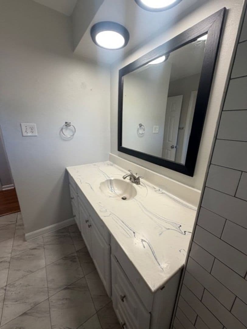 Virginia Beach House: 524 Rose Marie Avenue