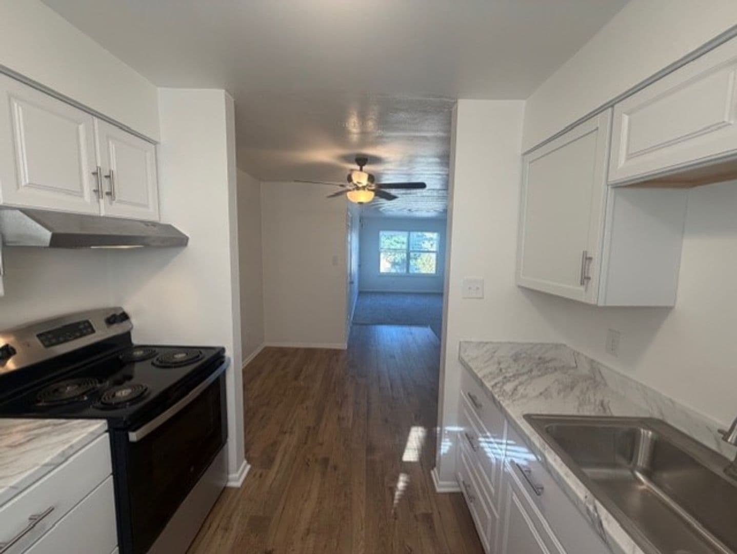 Norfolk House: 1949 Parkview Avenue #B