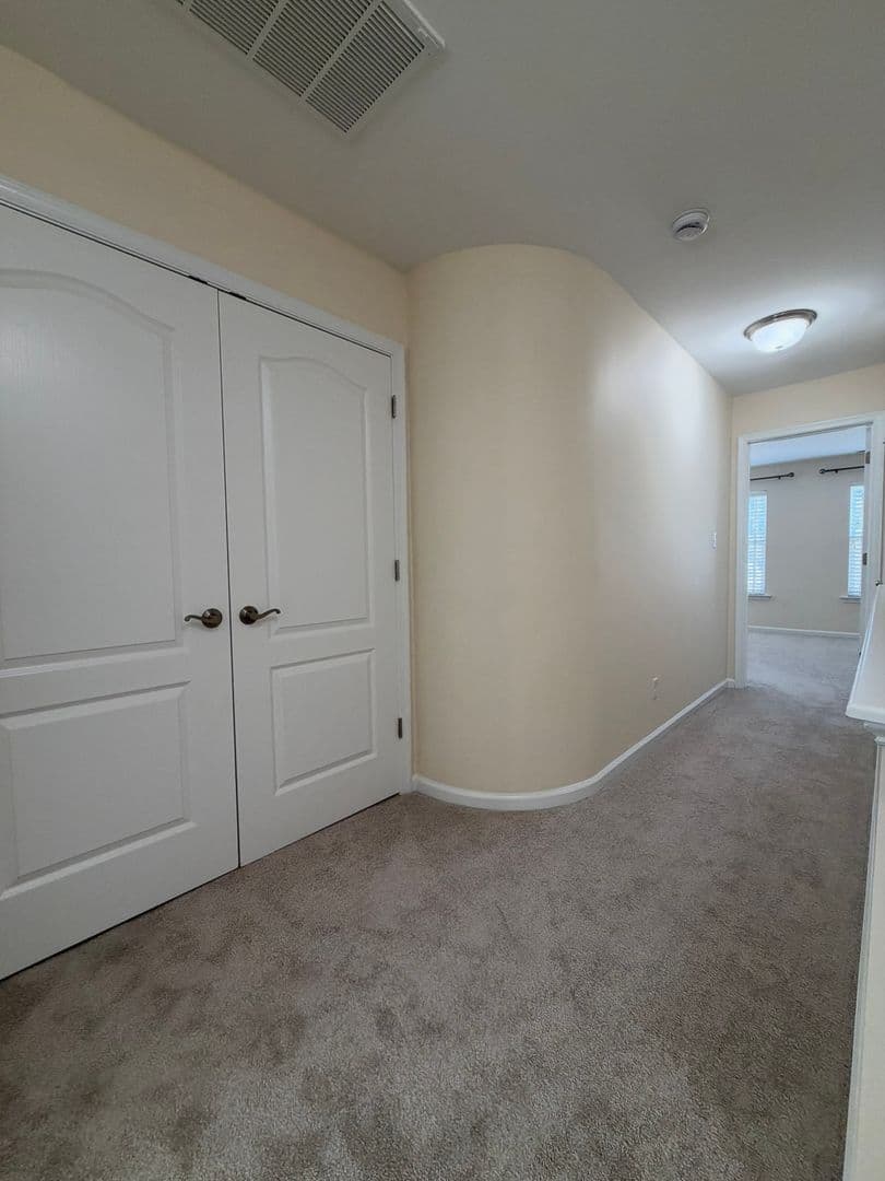 Williamsburg House: 4111 Prospect Street