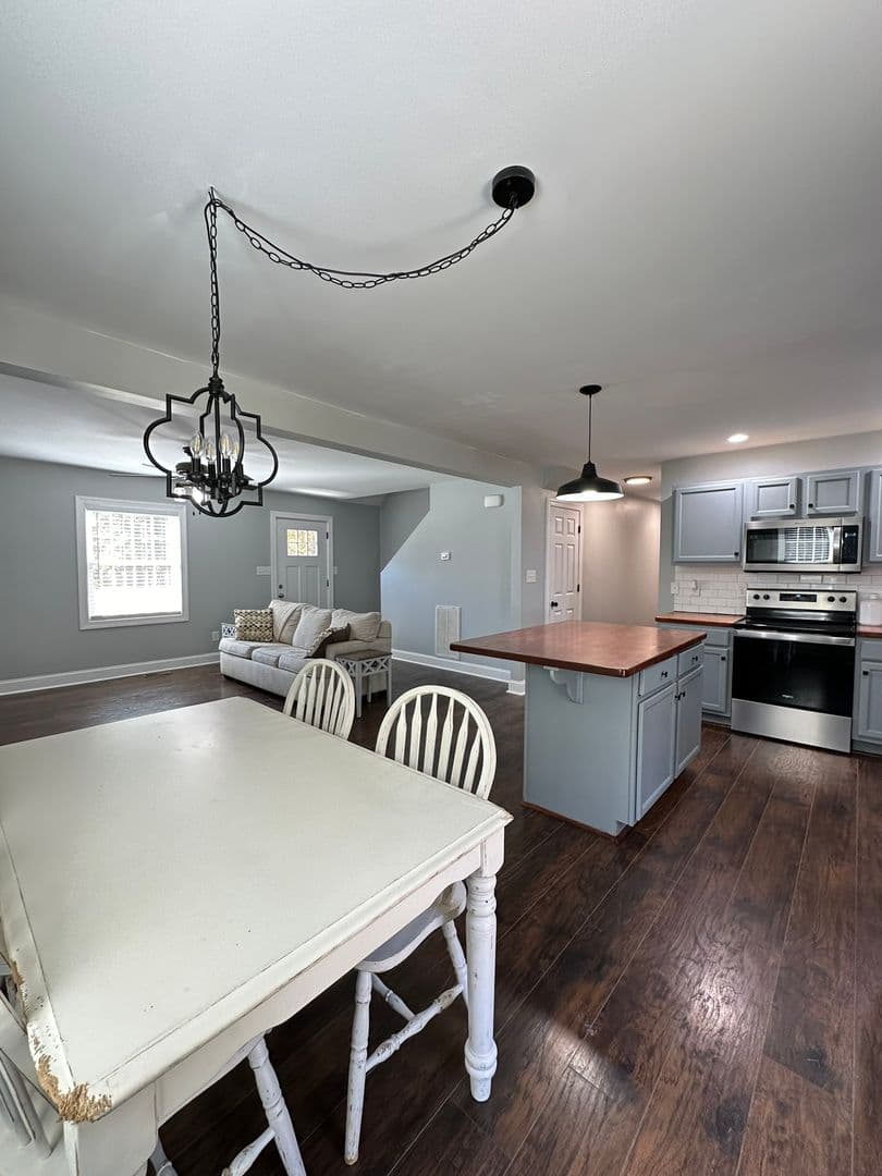 West Point House: 34067 King William Road