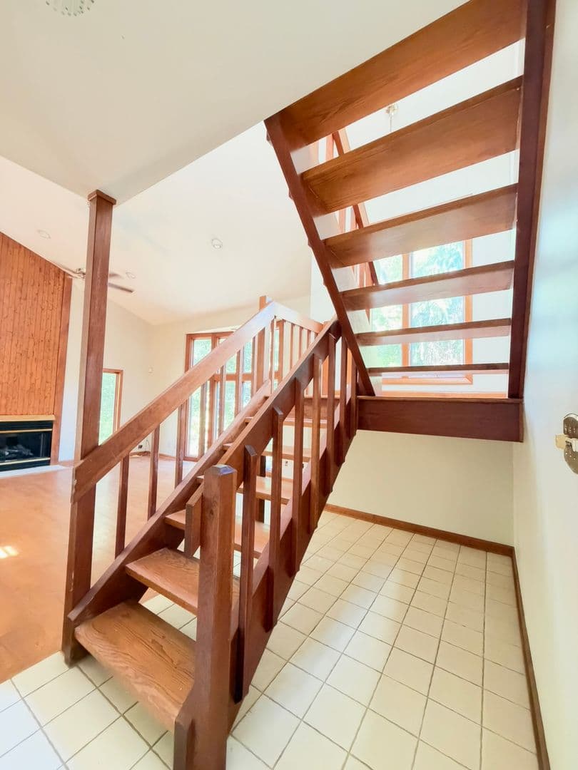 Lanexa House: 15625 River Bend Trail