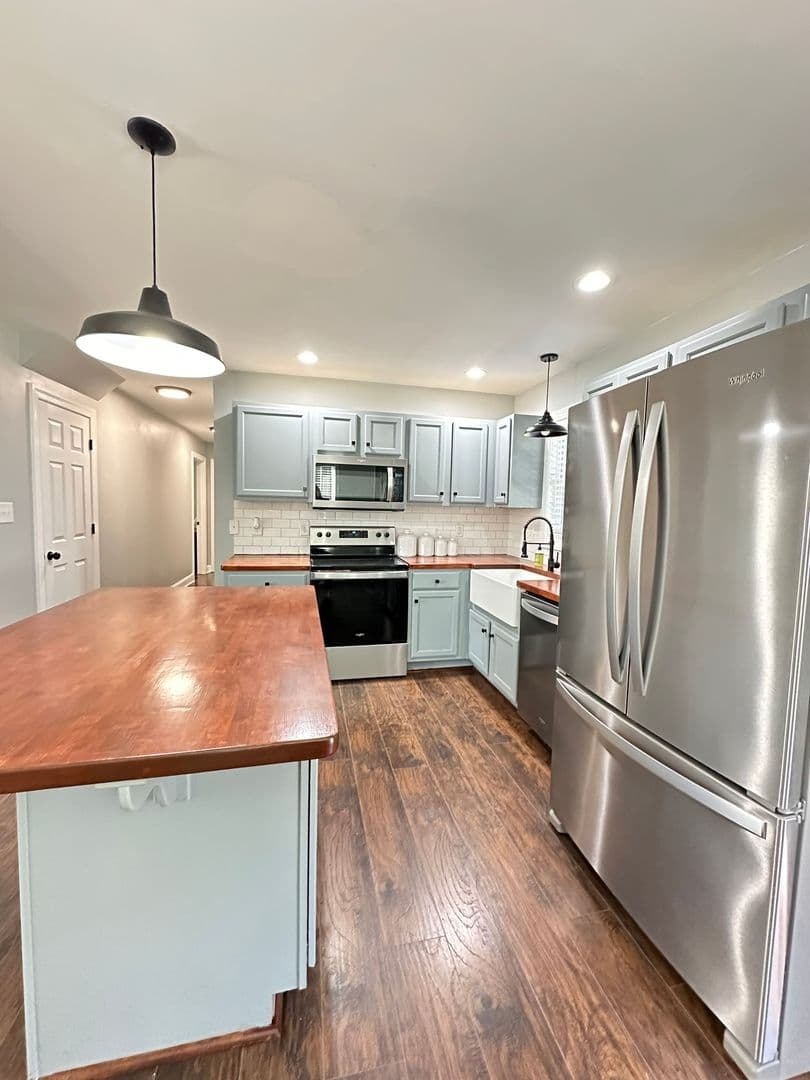 West Point House: 34067 King William Road