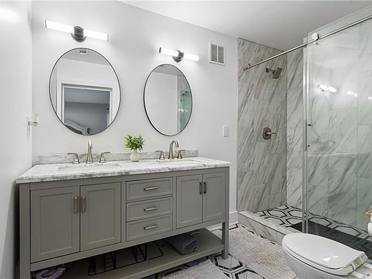 West Point House: 33345 King William Road