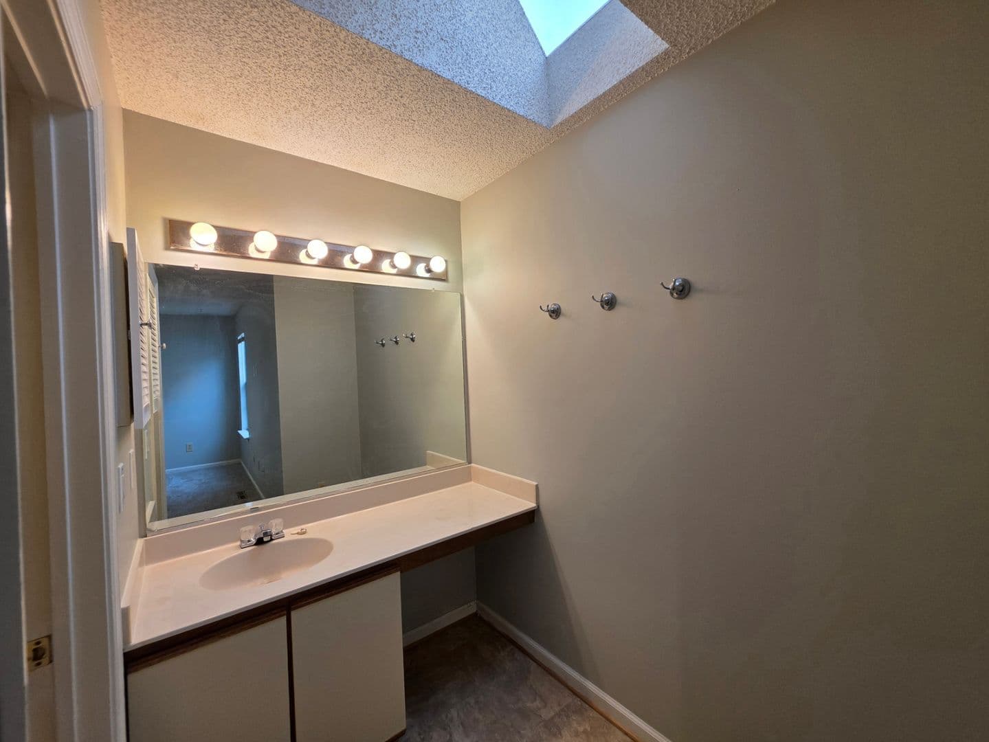 Virginia Beach Condo: 814 Gable Way