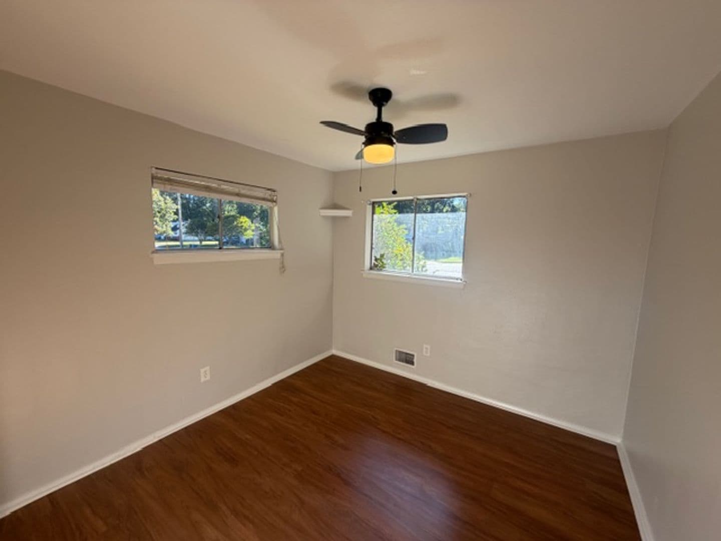 Virginia Beach House: 524 Rose Marie Avenue