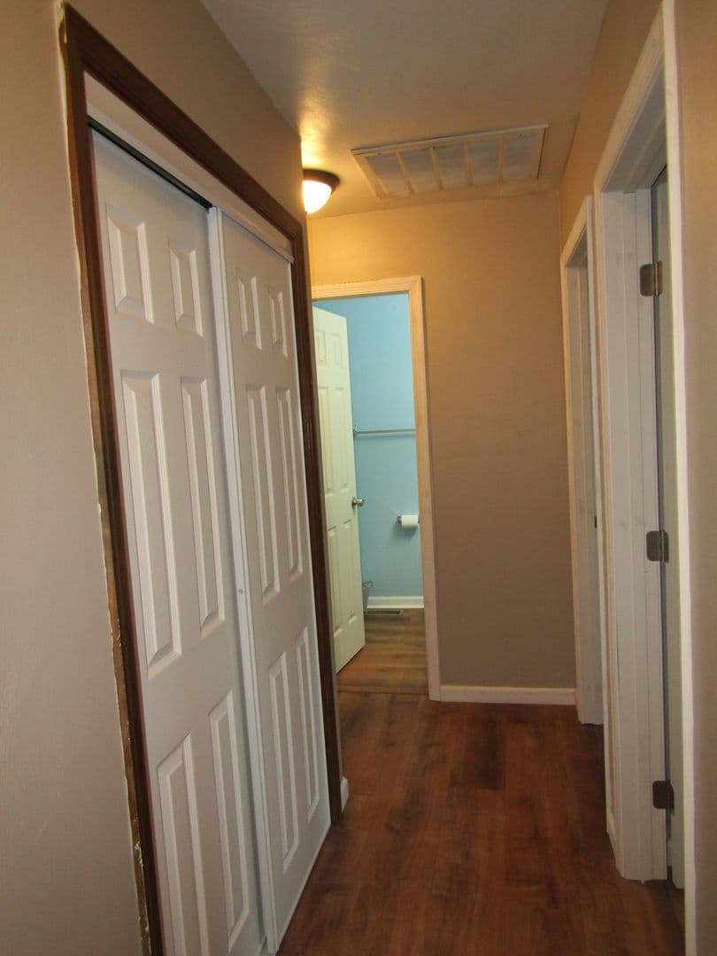 Virginia Beach House: 615 Aubrey Drive