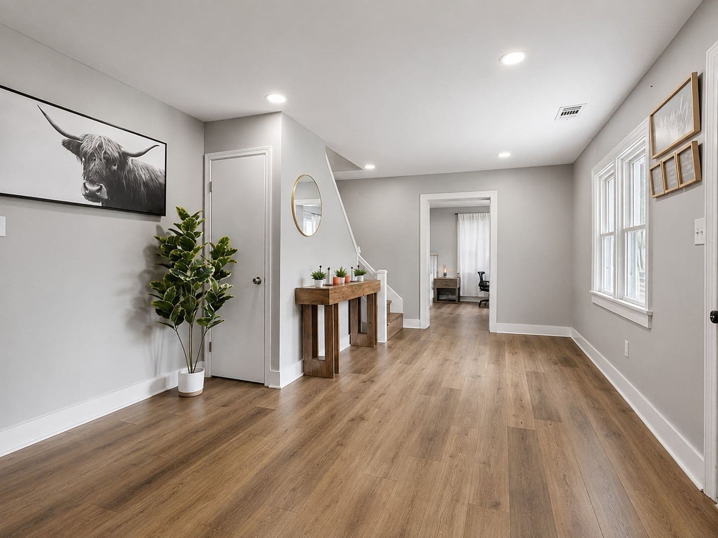West Point House: 33345 King William Road