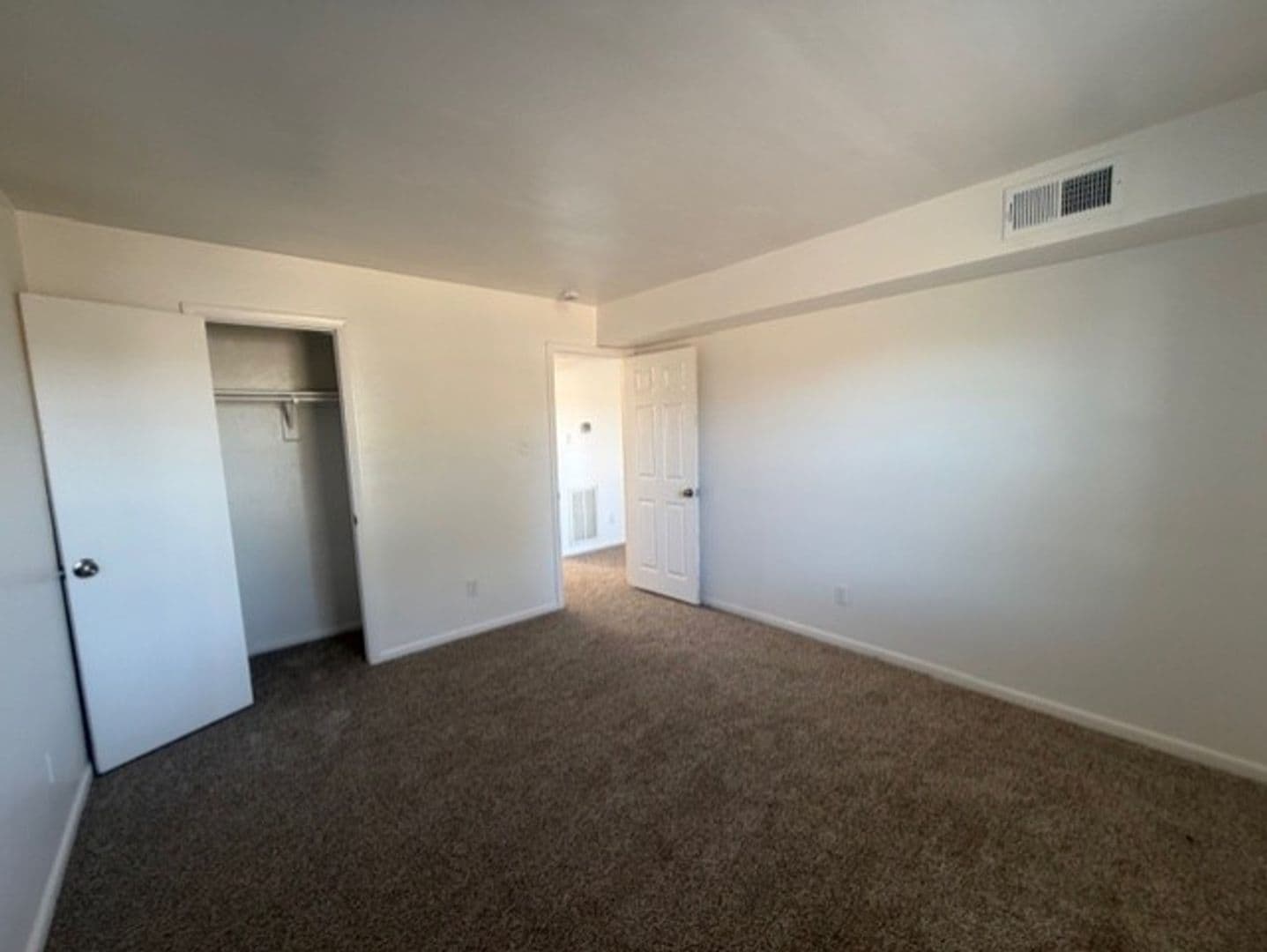 Norfolk House: 1949 Parkview Avenue #B