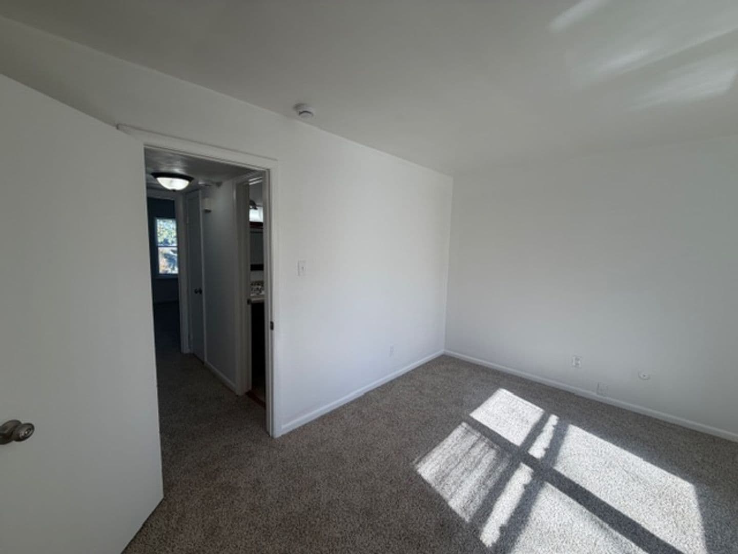 Norfolk House: 1949 Parkview Avenue #B