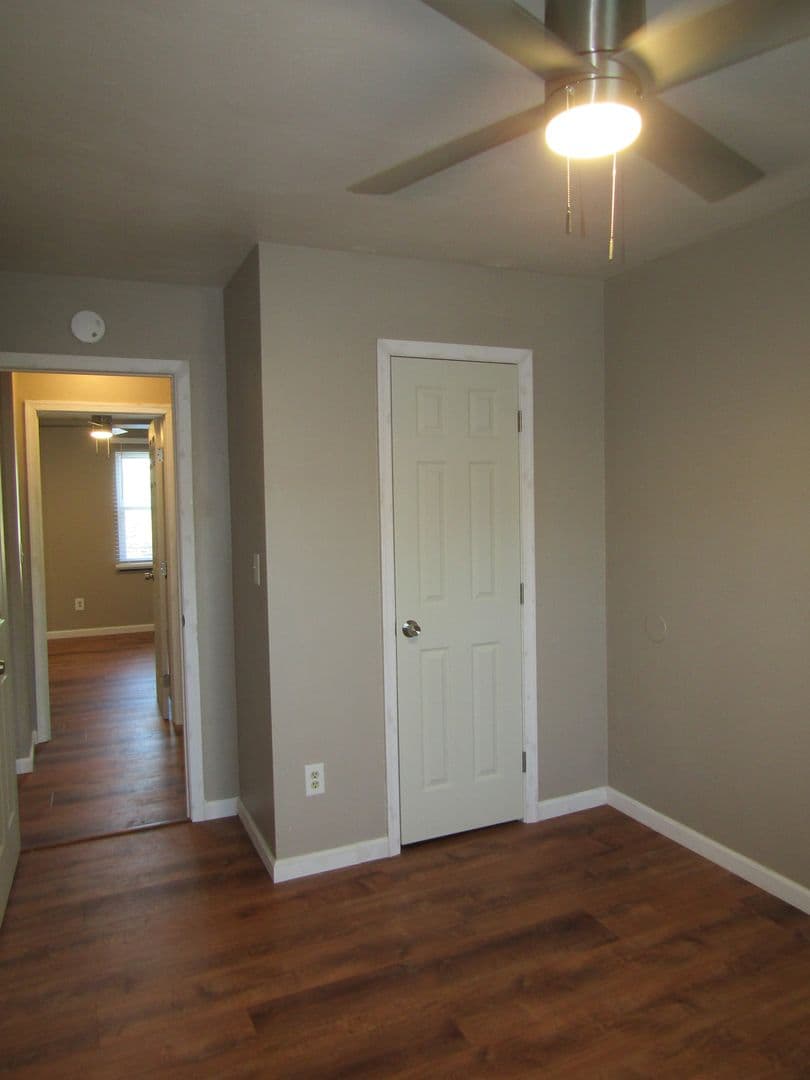 Virginia Beach House: 615 Aubrey Drive