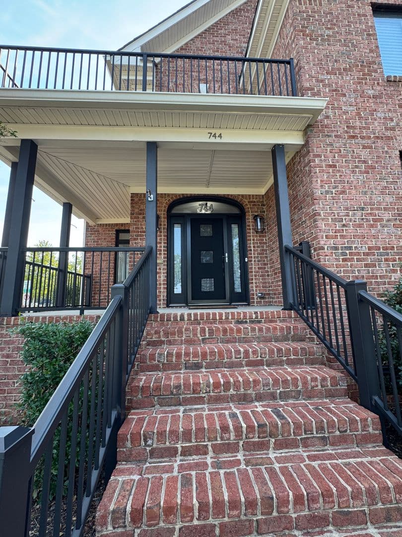 Norfolk House: 744 Yarmouth Street