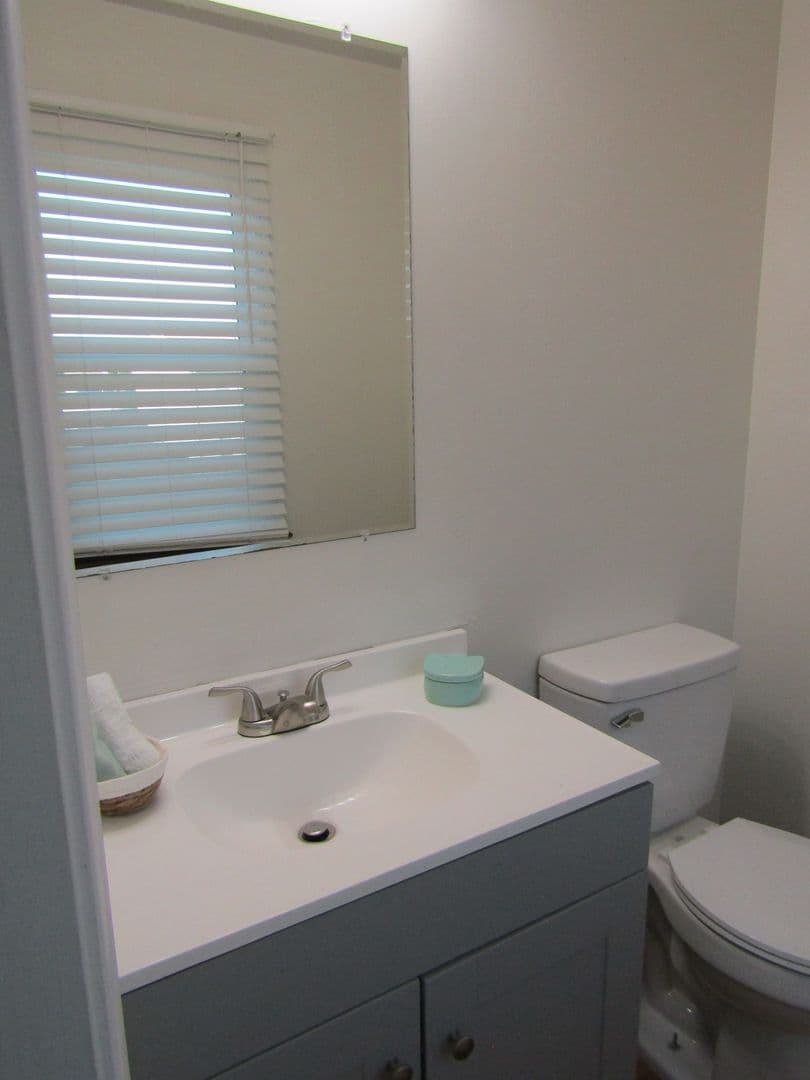 Virginia Beach House: 615 Aubrey Drive