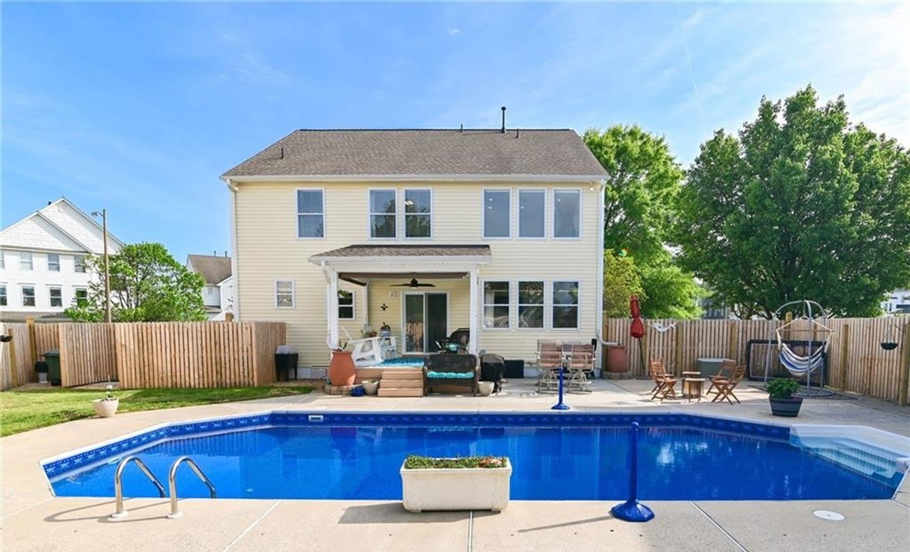 Norfolk House: 9559 Bay Point Drive
