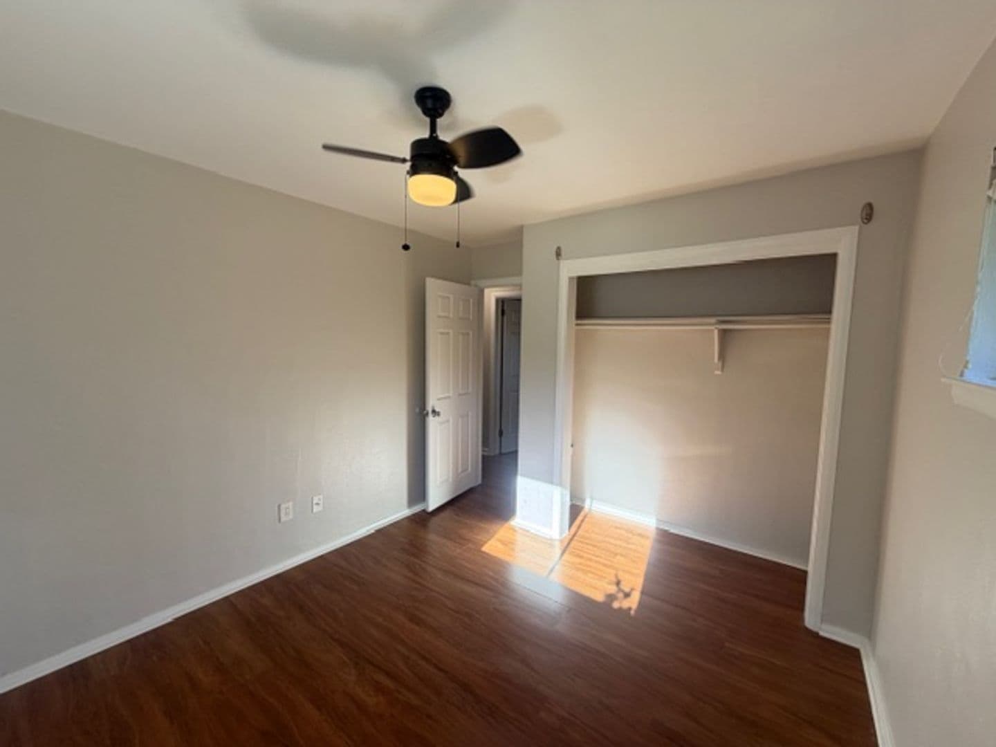 Virginia Beach House: 524 Rose Marie Avenue