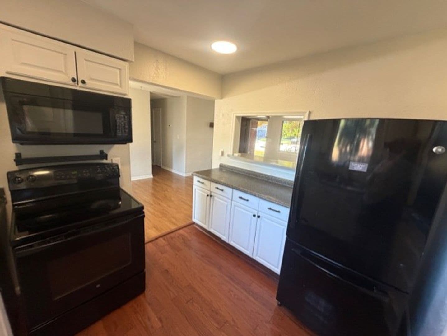Virginia Beach House: 524 Rose Marie Avenue