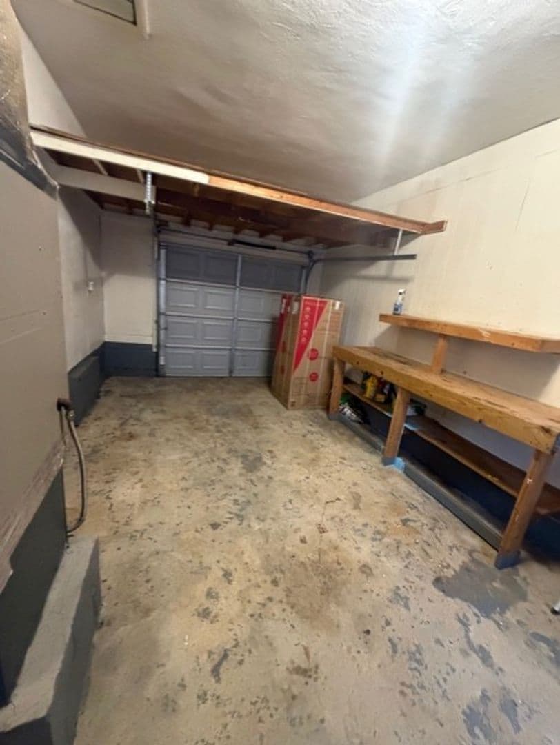 Virginia Beach House: 524 Rose Marie Avenue
