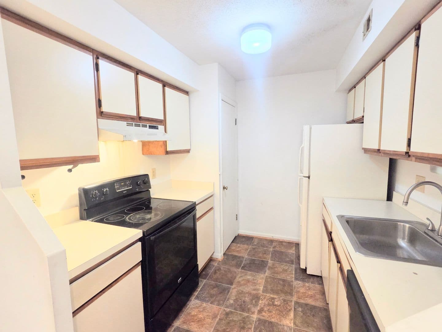 Williamsburg Condo: 4006 Governors Sq #4