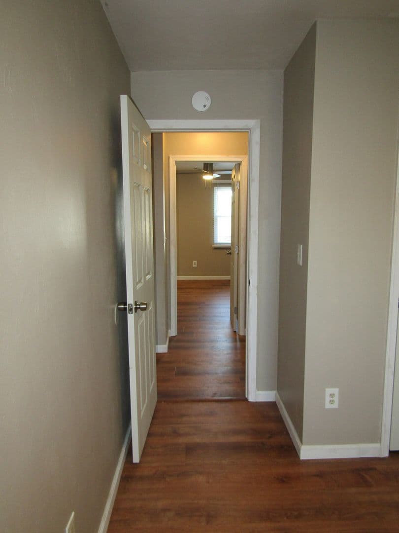 Virginia Beach House: 615 Aubrey Drive