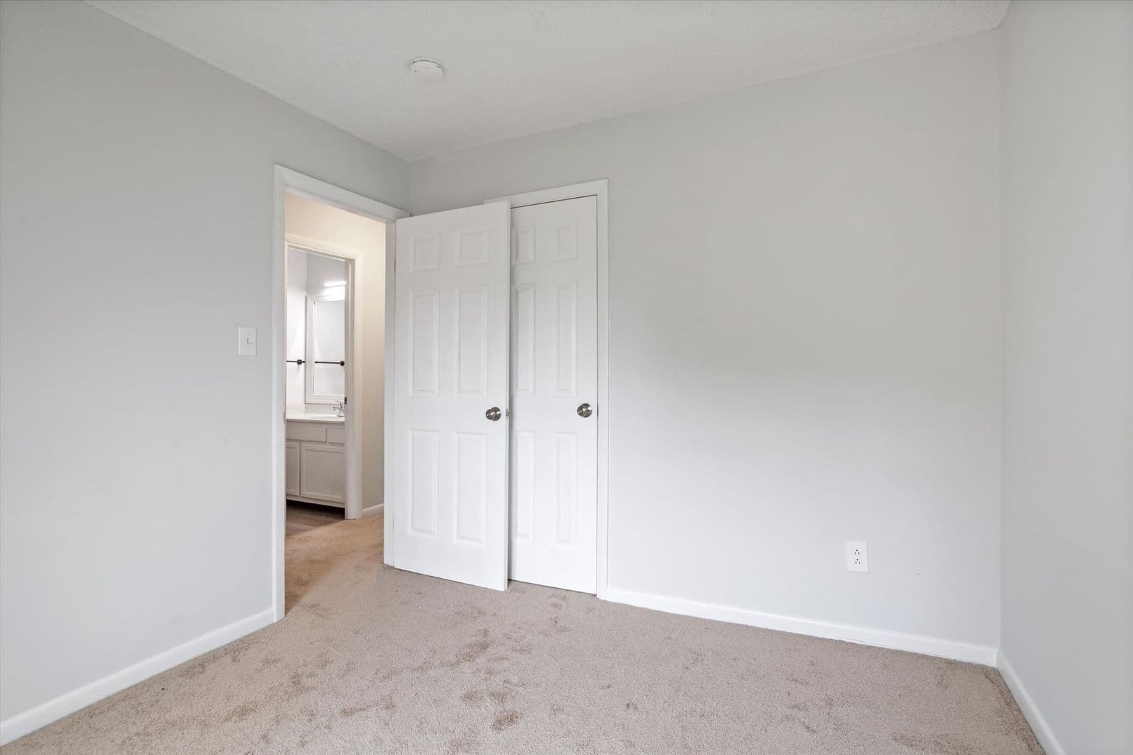Virginia Beach Townhome: 5525 Campus Drive