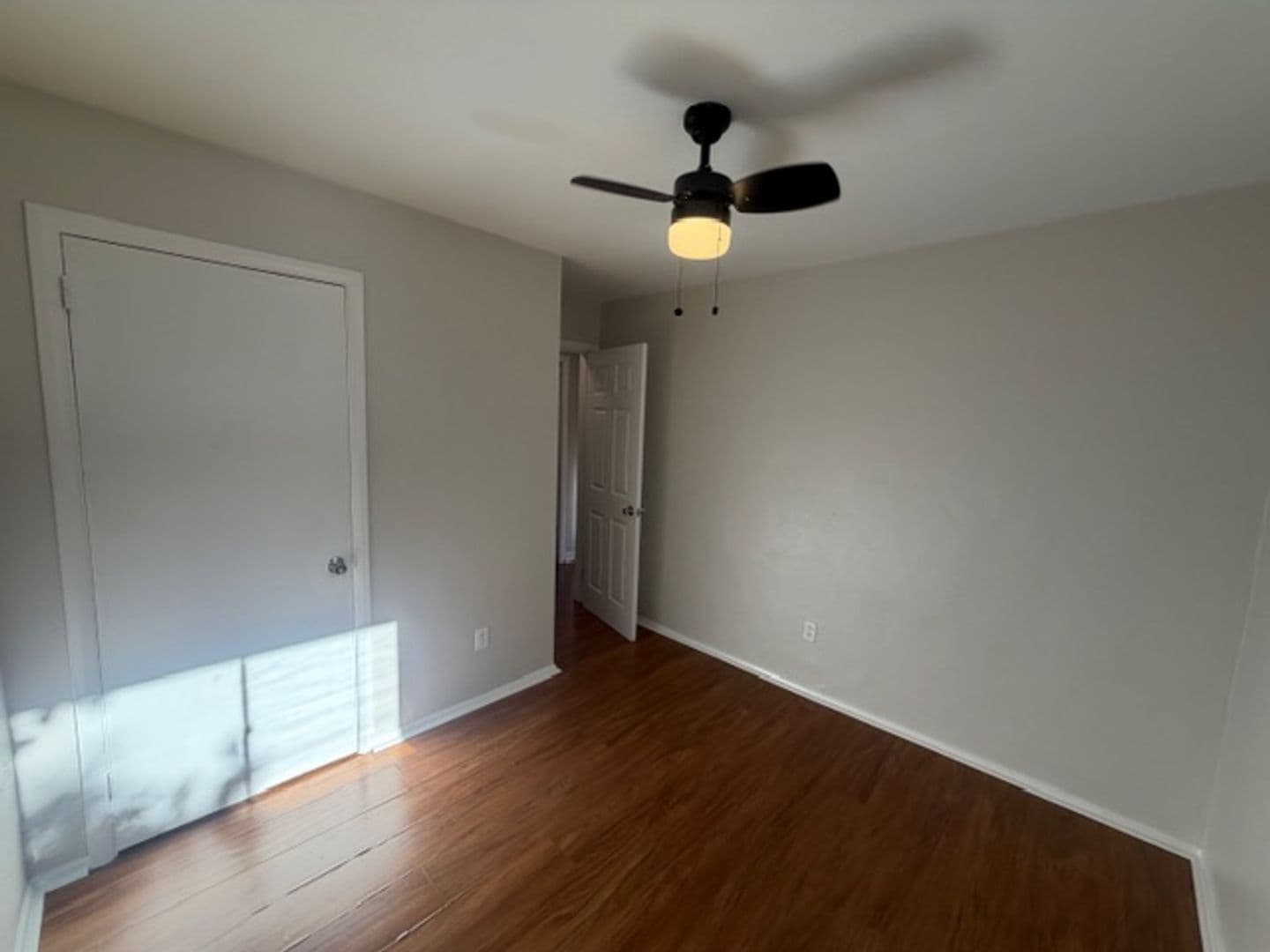 Virginia Beach House: 524 Rose Marie Avenue