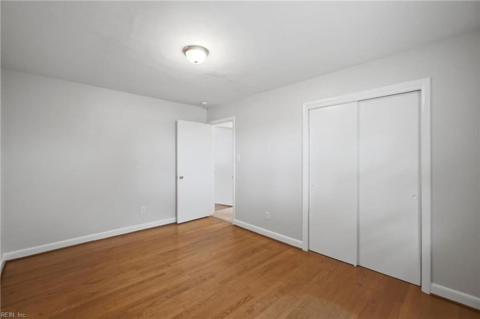 Virginia Beach House: 1912 Frizzell Drive