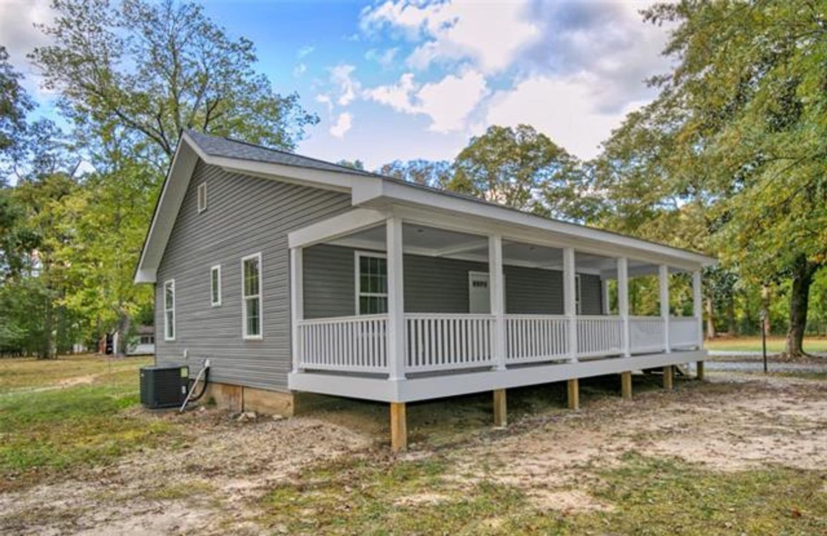 Williamsburg House: 205 Neck O Land Road