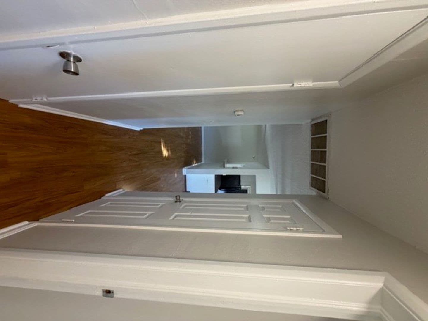 Virginia Beach House: 524 Rose Marie Avenue