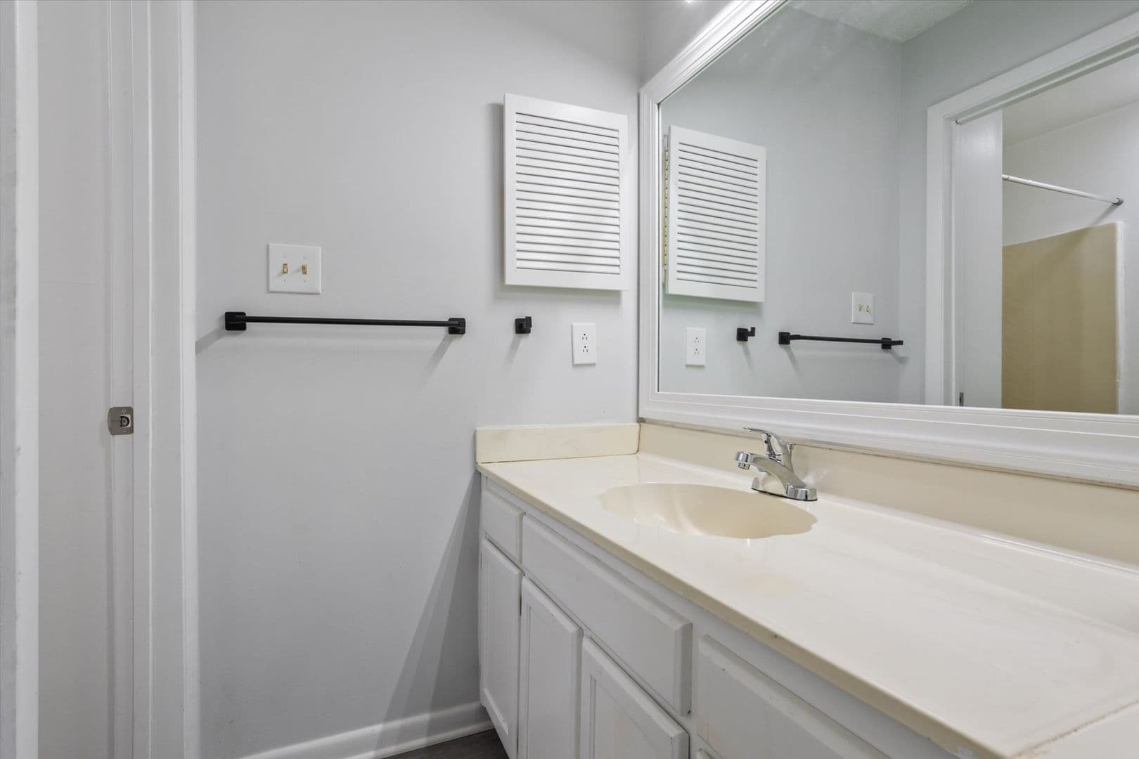 Virginia Beach Townhome: 5525 Campus Drive