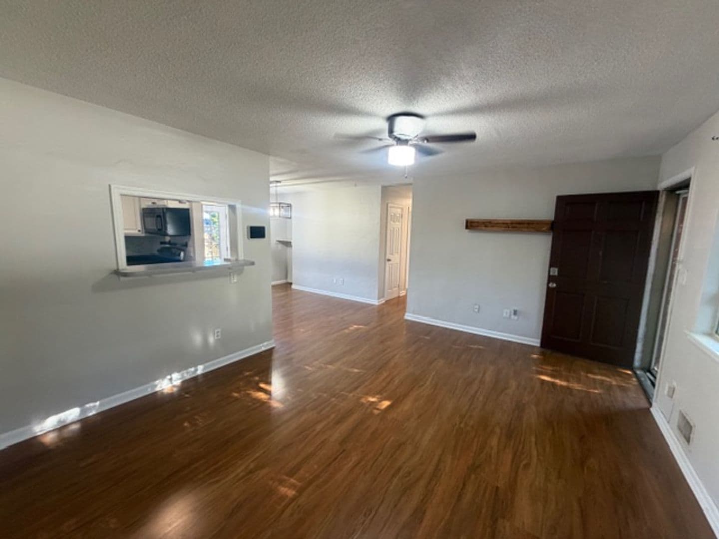 Virginia Beach House: 524 Rose Marie Avenue