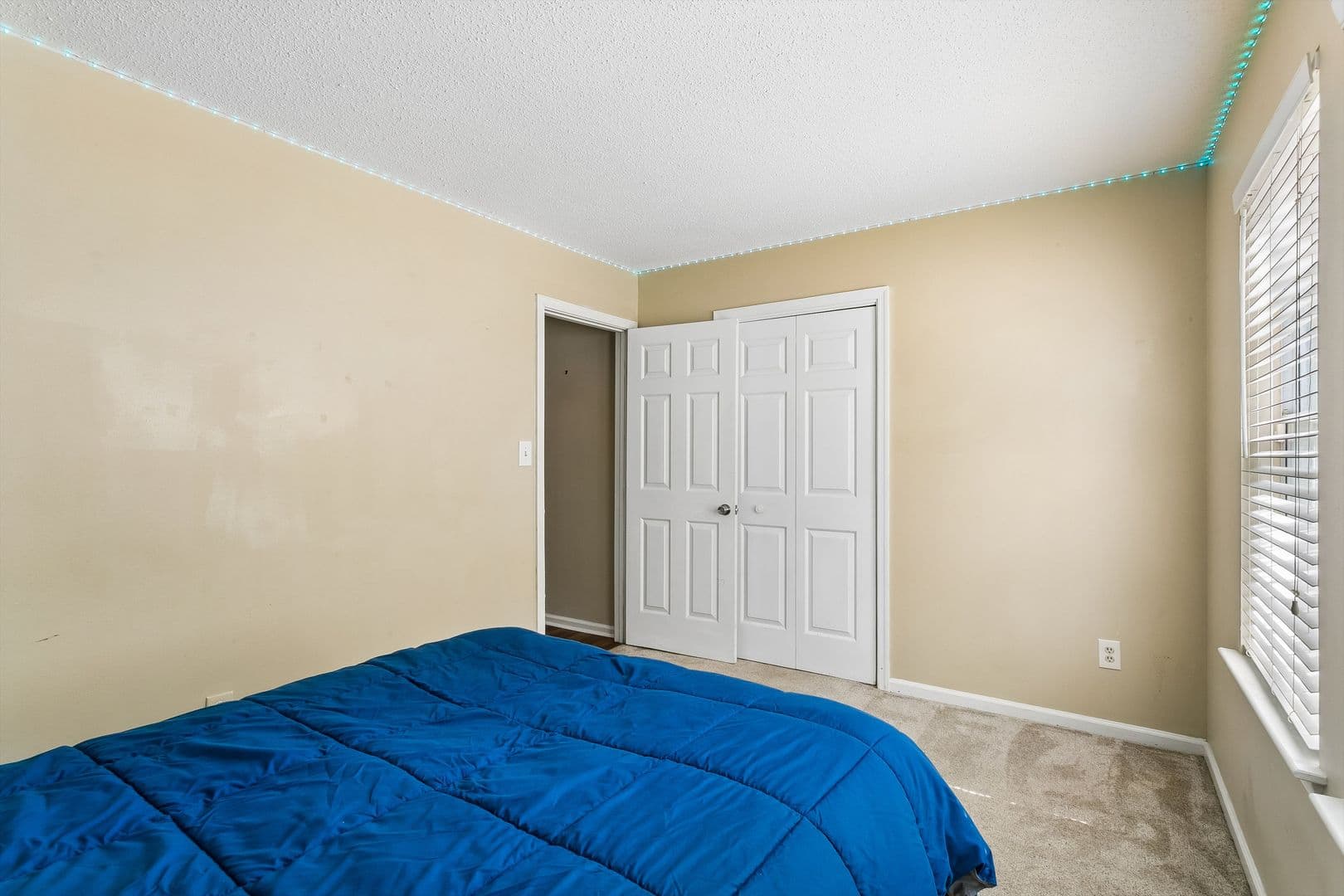 Newport News House: 187 N Hunt Club Run