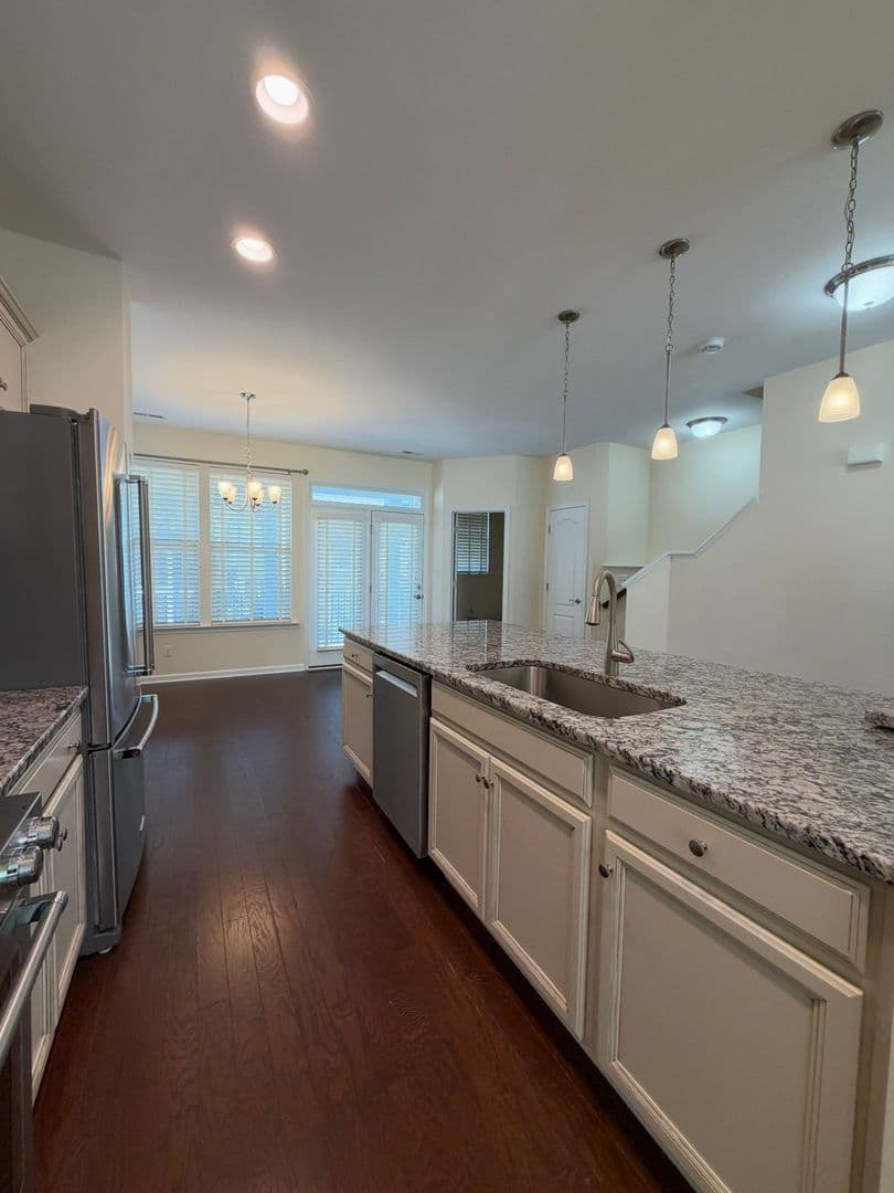 Williamsburg House: 4111 Prospect Street