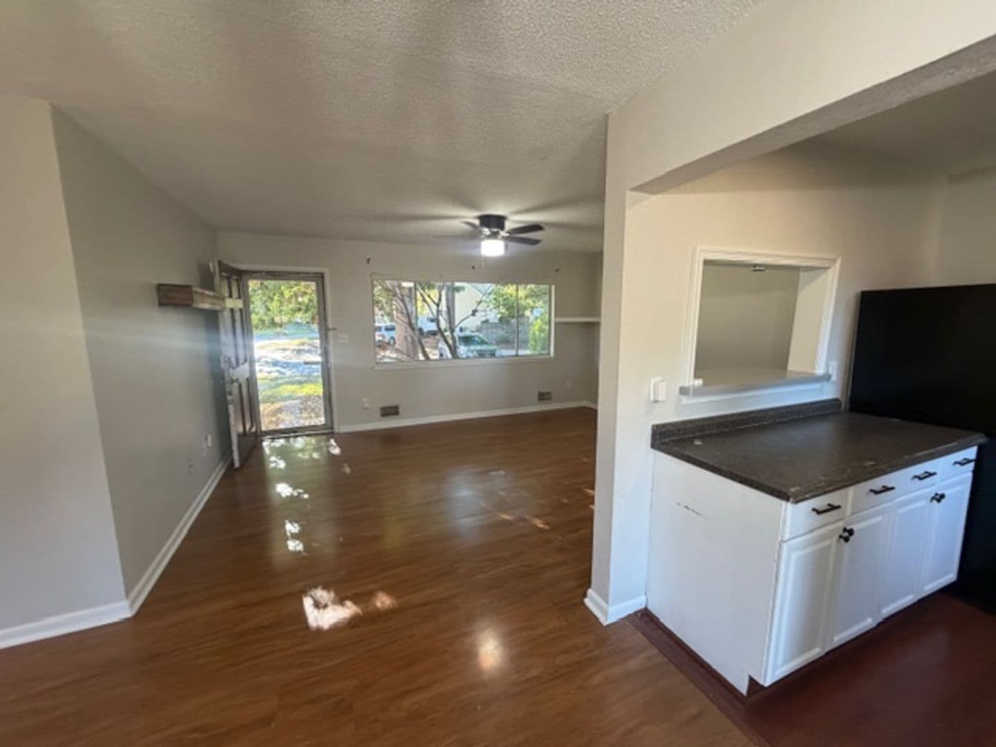 Virginia Beach House: 524 Rose Marie Avenue