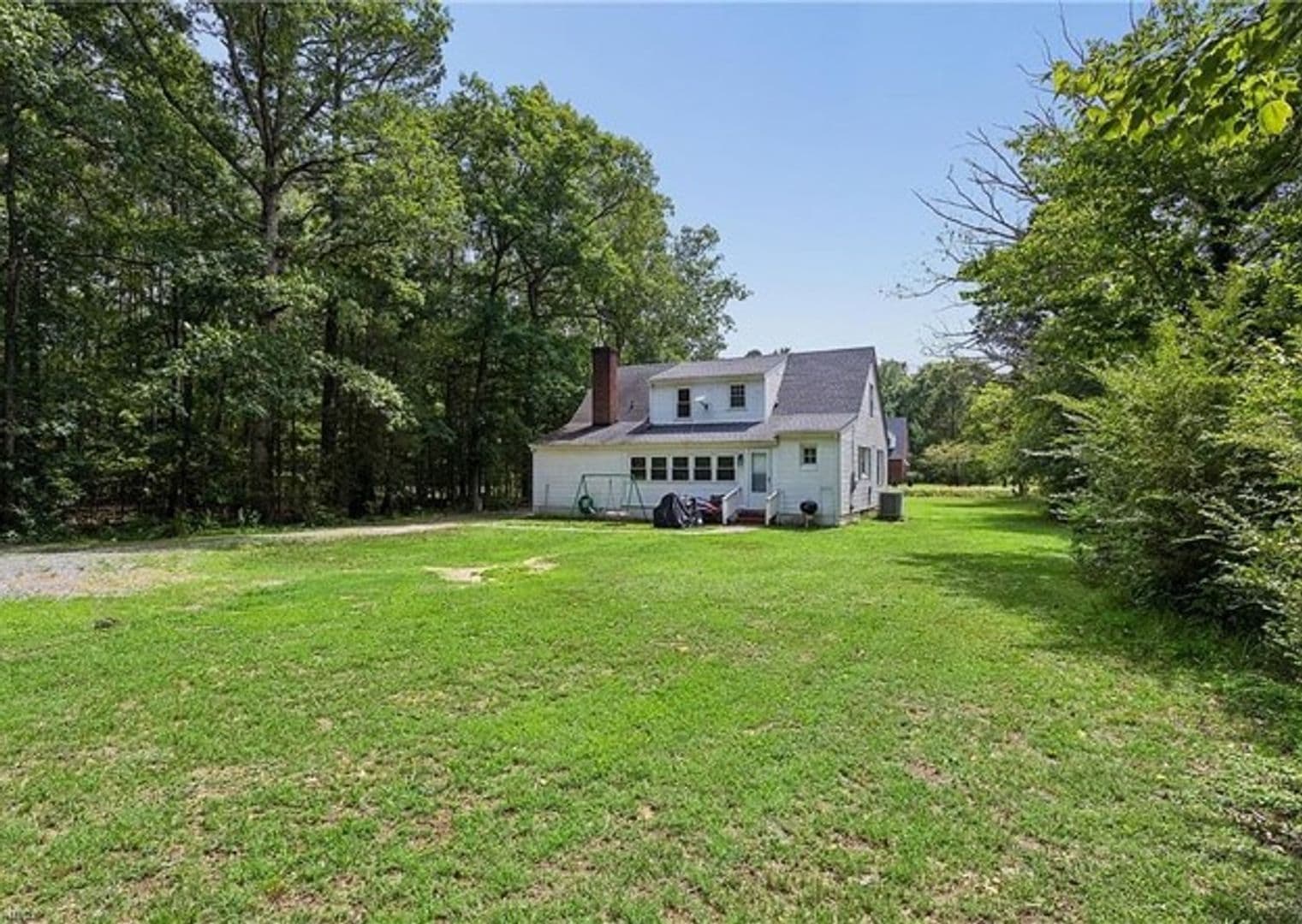 West Point House: 33345 King William Road