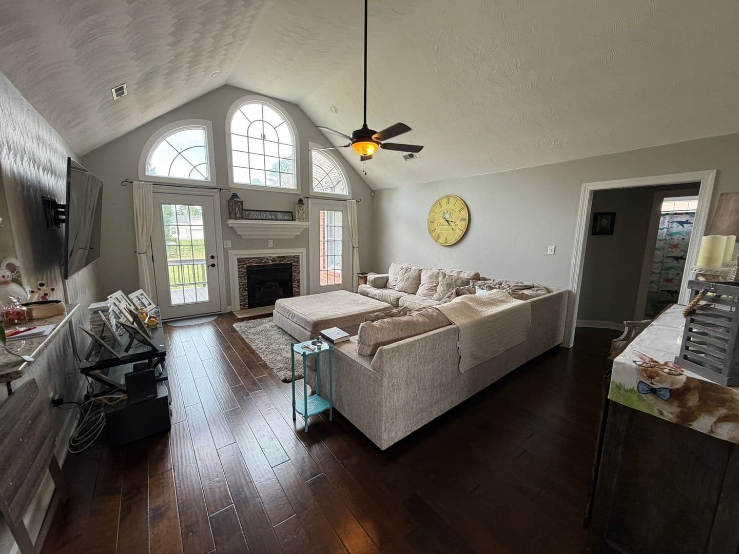 Suffolk House: 7003 Neal Court
