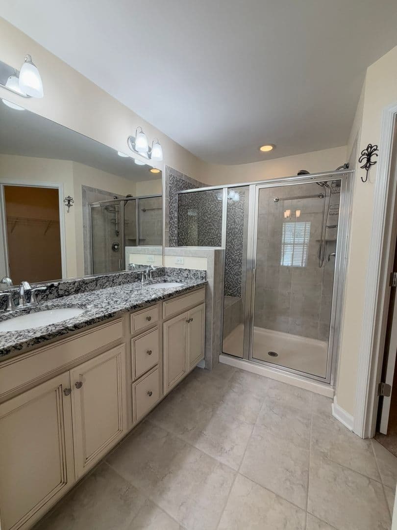 Williamsburg House: 4111 Prospect Street