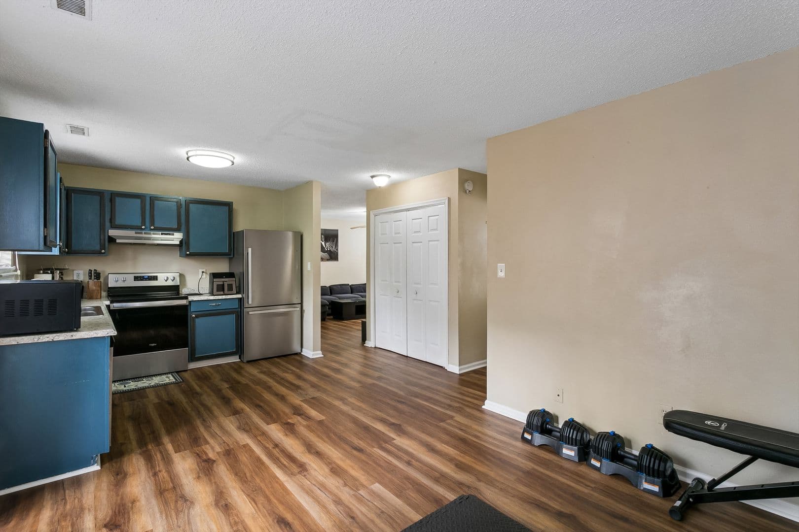 Newport News House: 187 N Hunt Club Run