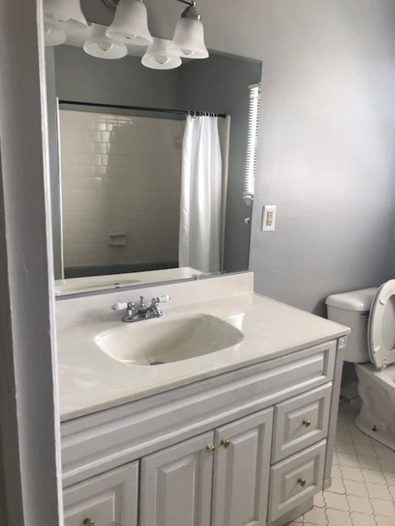 Virginia Beach House: 429 Schuyler Road