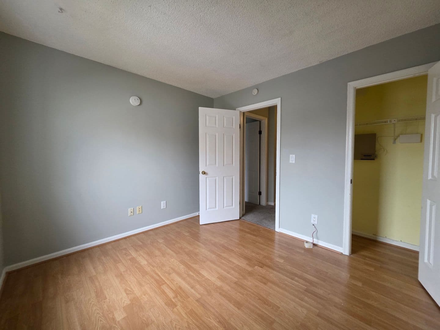 Virginia Beach Condo: 814 Gable Way