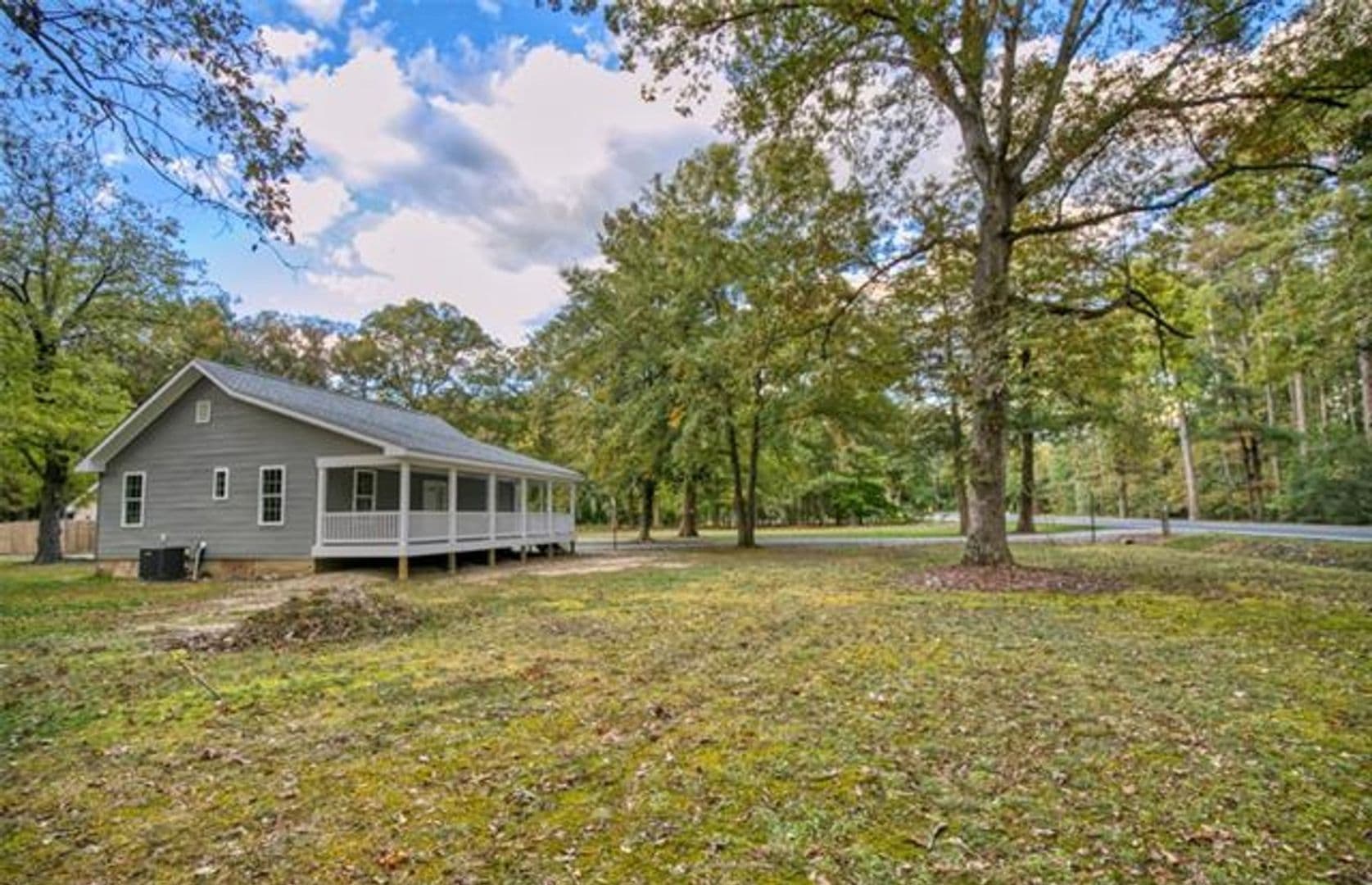 Williamsburg House: 205 Neck O Land Road