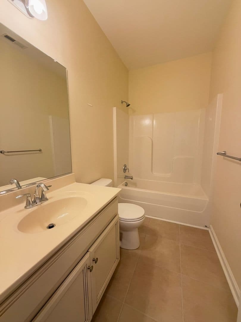 Williamsburg House: 4111 Prospect Street